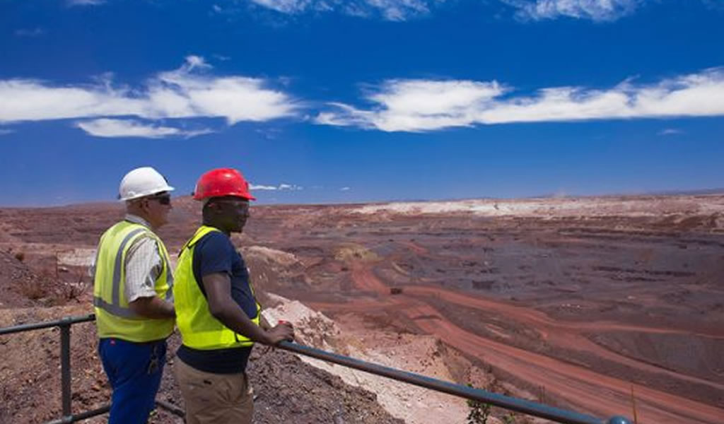Minera compró US$ 101 millones a empresas locales