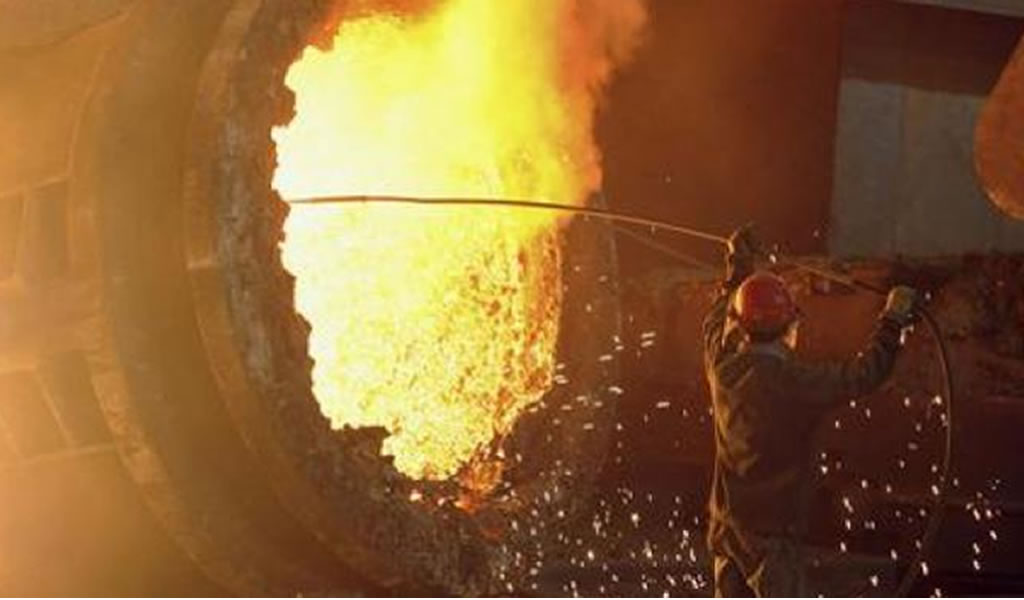 ArcelorMittal reanuda lentamente el pago de dividendos y es optimista respecto a 2018