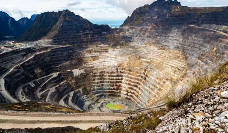 Rio Tinto en conversaciones para vender su participación en la segunda mina de cobre más grande del mundo