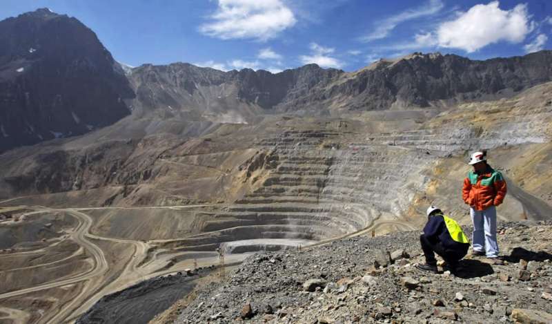 Chile: Representantes de Minera Escondida y sindicato se reunieron para buscar un acuerdo que evite la huelga
