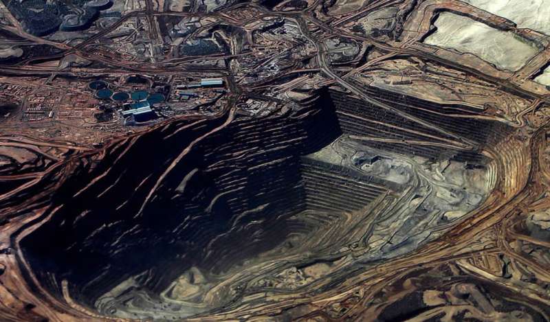 Minera chilena Codelco detiene operaciones en fundición por emisiones contaminantes