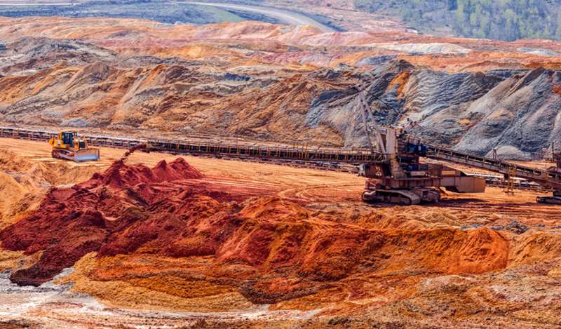 Oliva: “No podemos seguir dependiendo del sector minero”