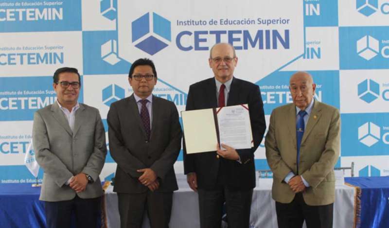 Cetemin es el único instituto con modalidad internado licenciado por el Minedu en Perú