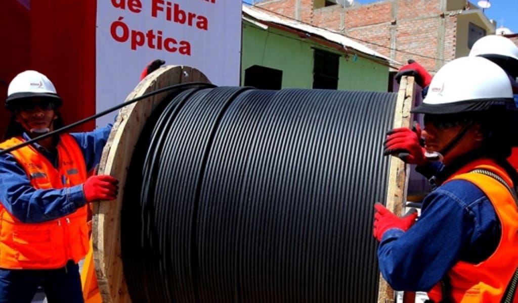 Instalarán fibra óptica en el centro del país