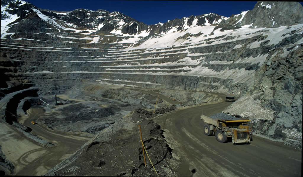 Minería chilena crece 5.3% en agosto, pero manufacturas caen 1.5%
