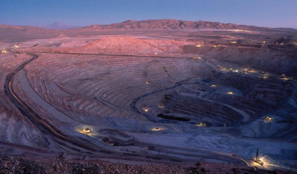 Producción de cobre de las mayores minas en Chile subió en octubre