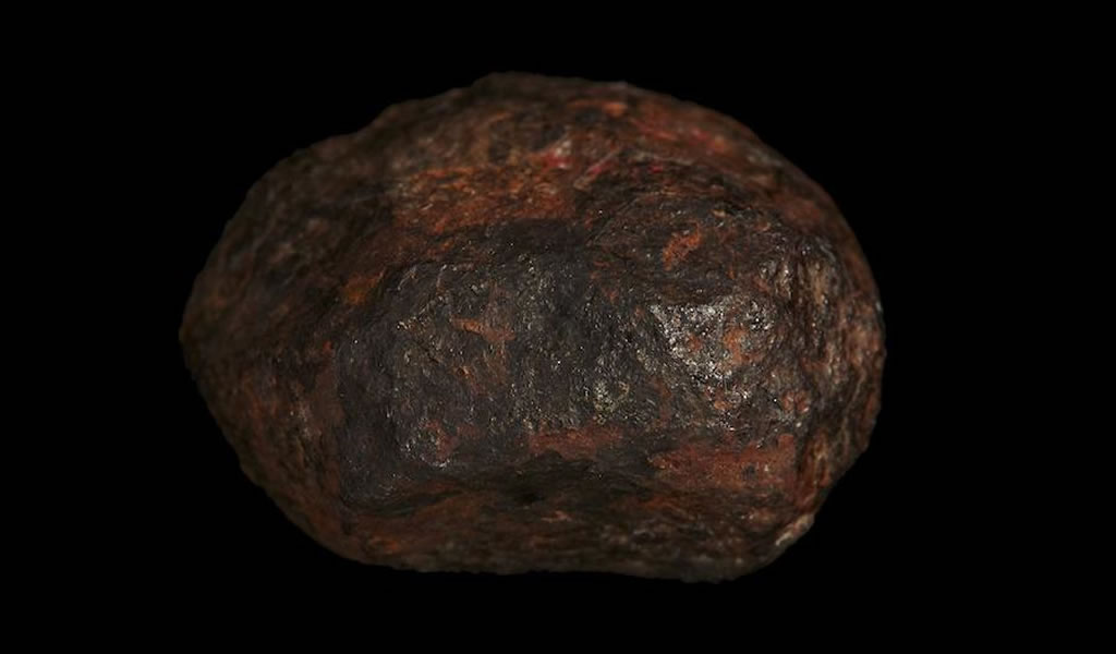 Científicos encuentran nuevo mineral en muestra de meteorito