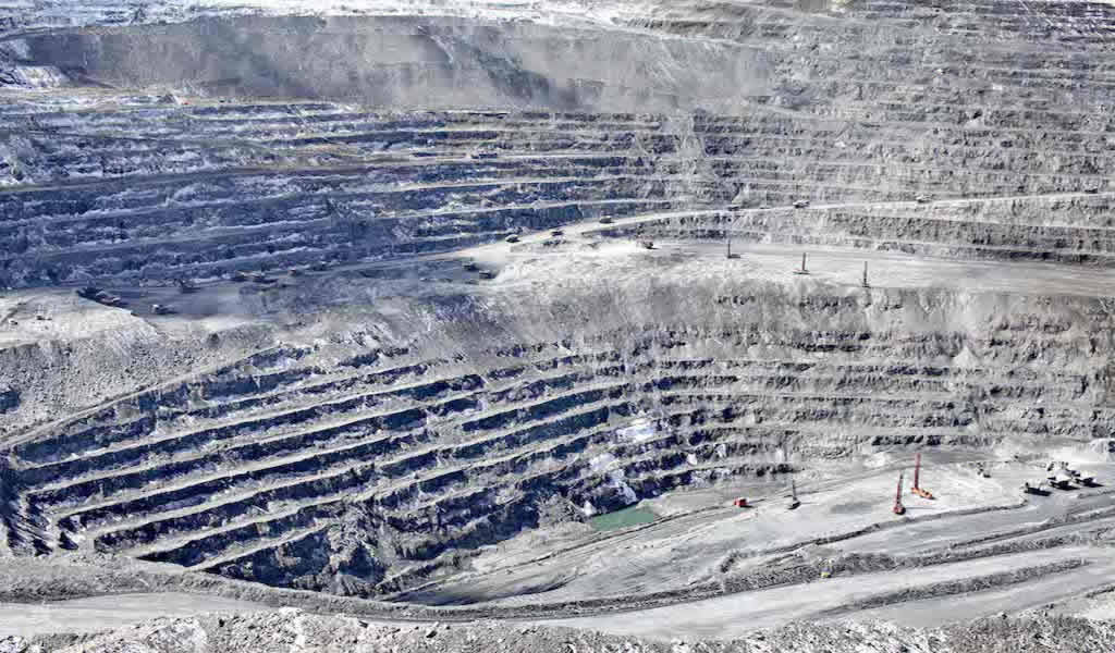 Economía peruana crecería 3.1% en 2020 impulsada por la minería