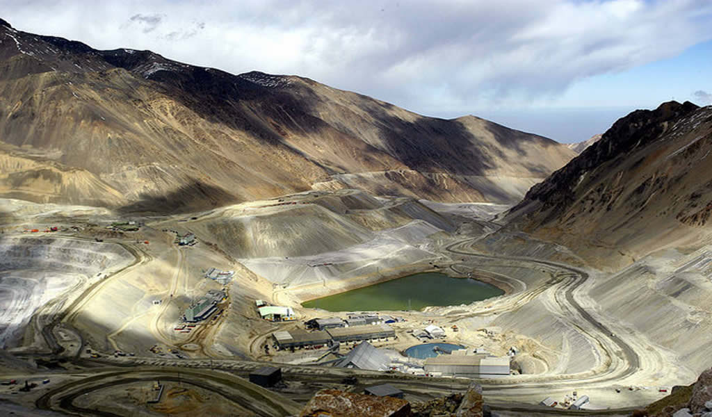 Anglo American evalúa construir planta desaladora para Los Bronces en Chile