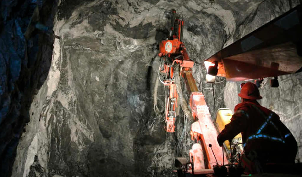 Estudio de EY considera que licencia para operar sigue siendo mayor riesgo en minería