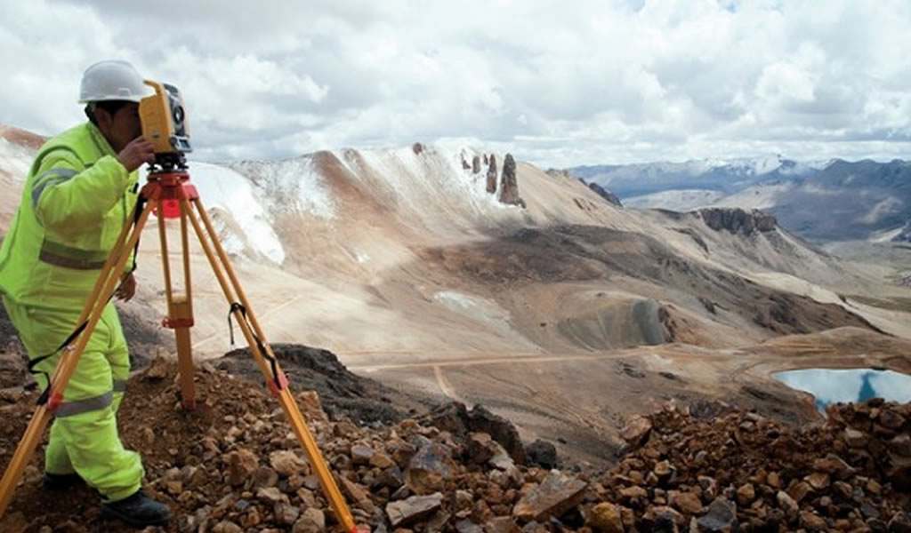 Bear Creek evalúa nuevo presupuesto para proyecto de plata Corani