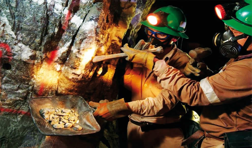 Modifican protocolo para que trabajadores puedan laborar en reactivación de minería, energía e hidrocarburos