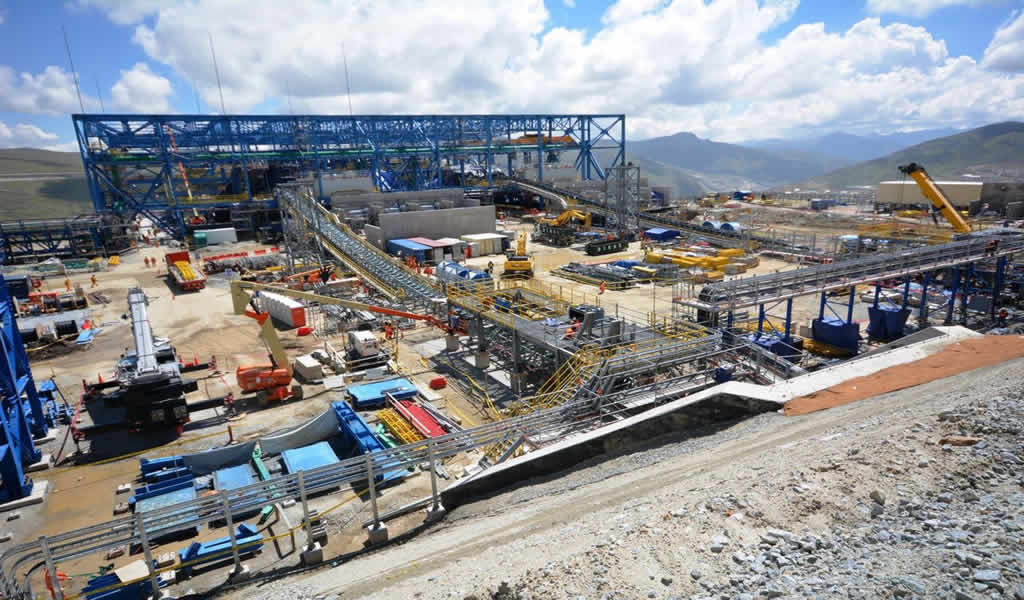 Un total de 50 mineras ya tienen autorización en Perú para retomar al 100% su producción