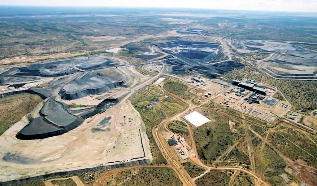 La mina de zinc Century comienza la producción comercial