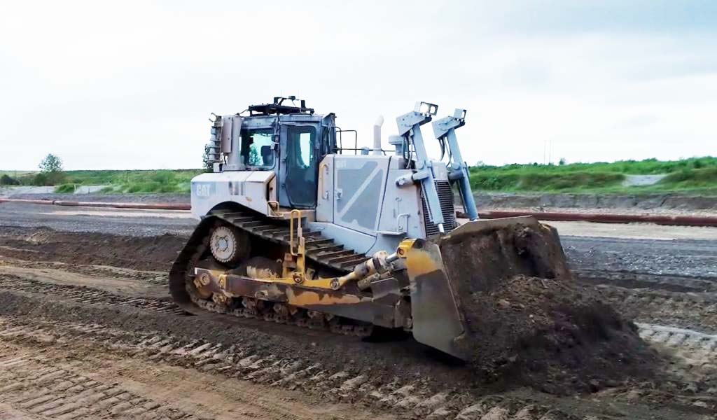 Nutrien es el primero en utilizar la topadora Cat con control remoto