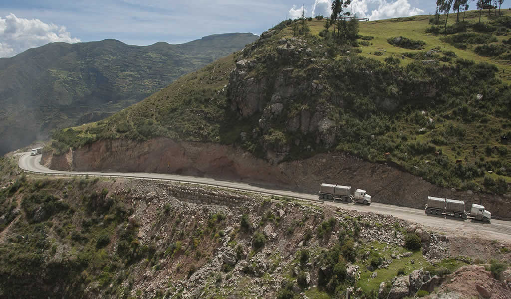 Las Bambas: comunidades insisten en ser proveedores para transportar el mineral