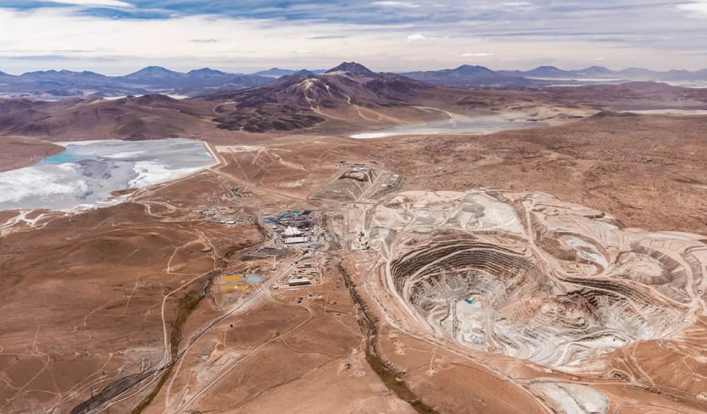 Objetivos climáticos mundiales requieren más minas de cobre, afirma presidente Freeport