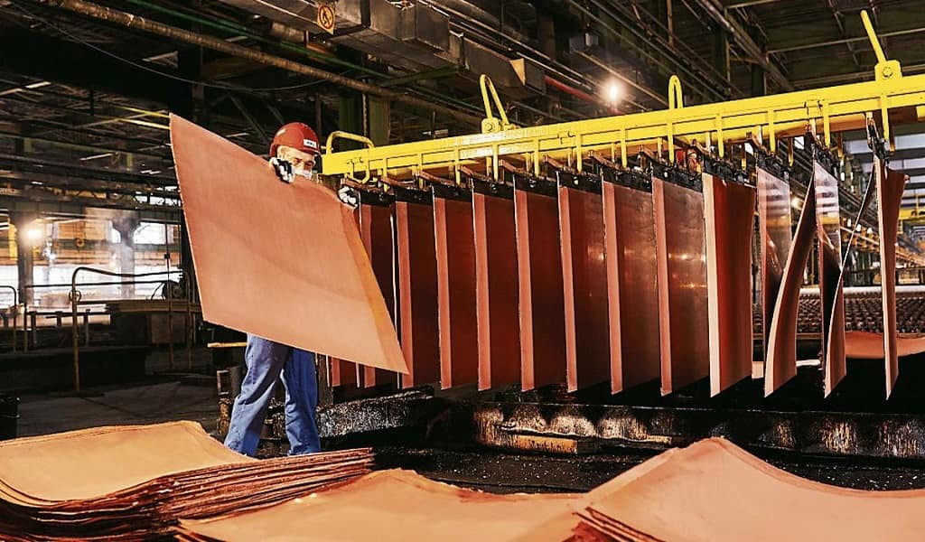 Actividad minera del país detiene su caída por mayor producción de cobre