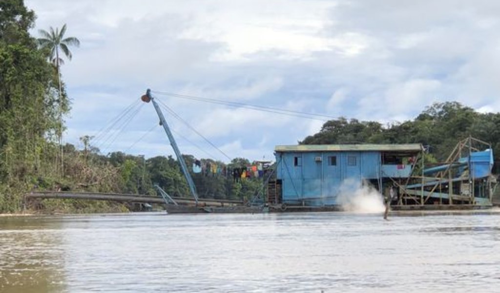 Minería ilegal de oro en la Amazonia brasileña aumentó un 44 % en 2021