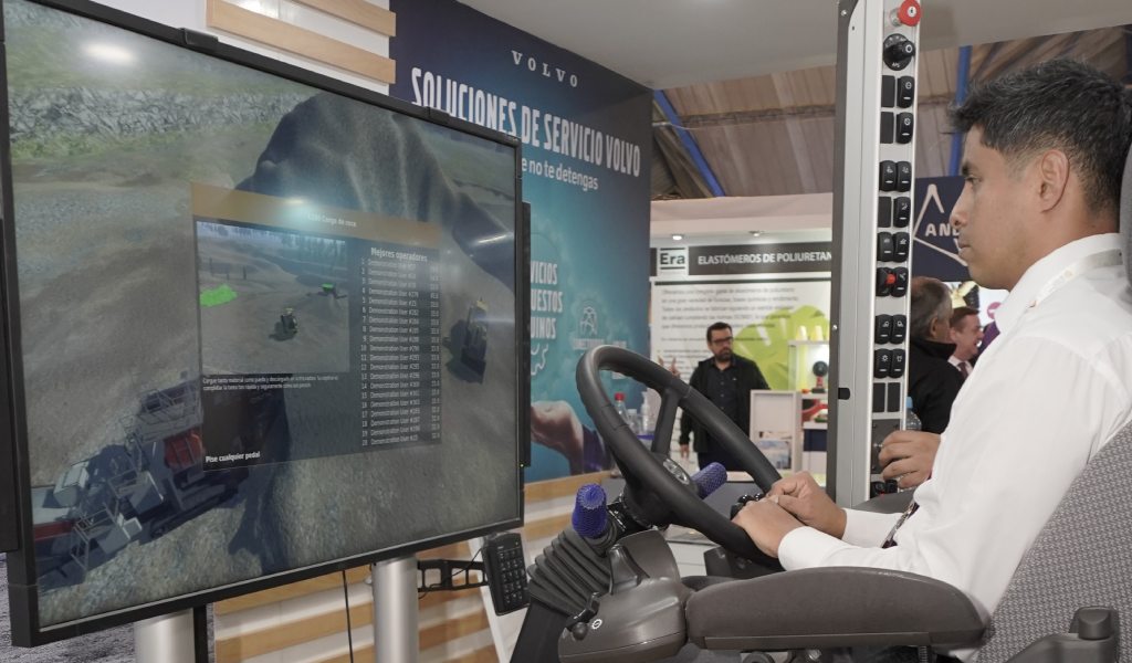 EXTEMIN: Simuladores mineros perfeccionan habilidades de operarios de maquinaria en solo una semana