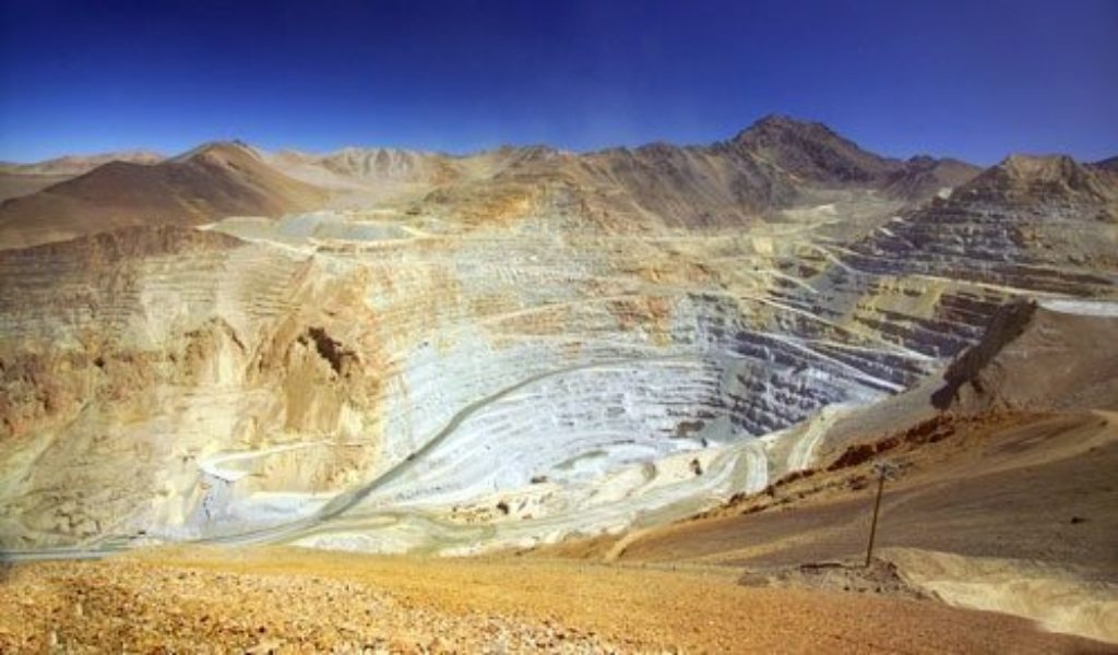 Antofagasta Minerals: Retraso en la construcción de planta desalinizadora le costará 30.000 toneladas de cobre