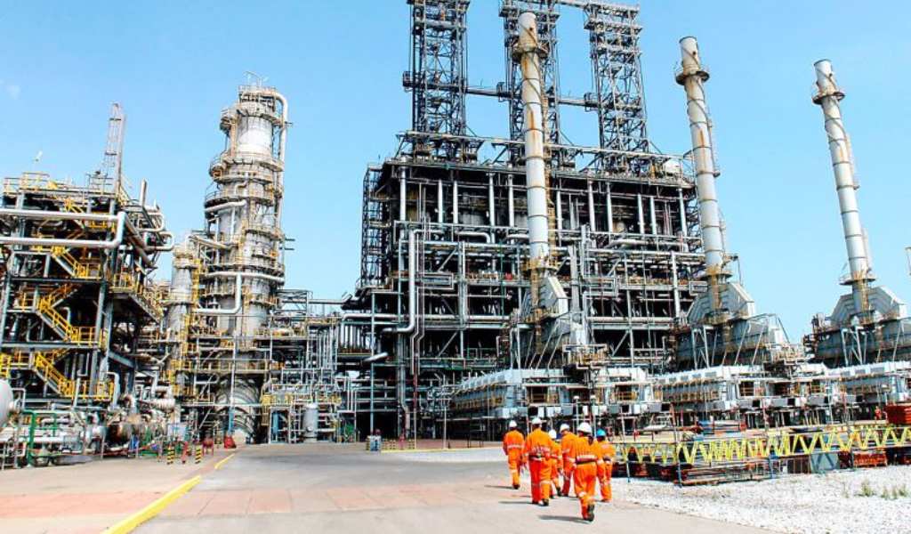 SNMPE: "Urge revertir crisis del sector hidrocarburos para poner en valor potencial petrolero y gasífero de Perú"