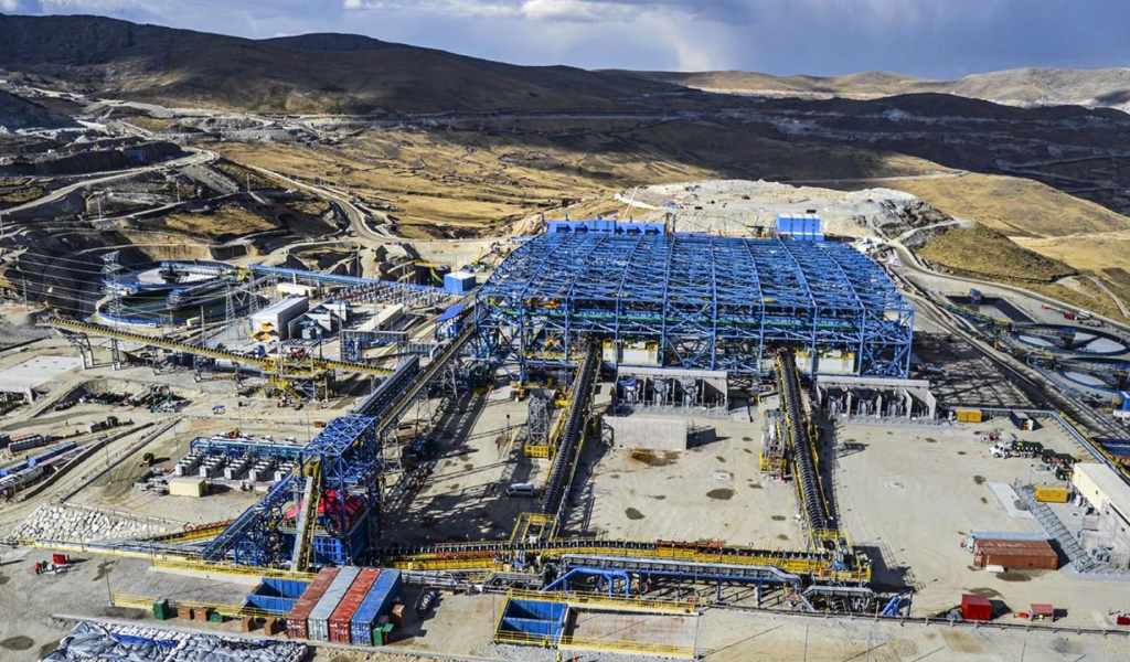 Las Bambas anuncia desaceleración progresiva de operación minera