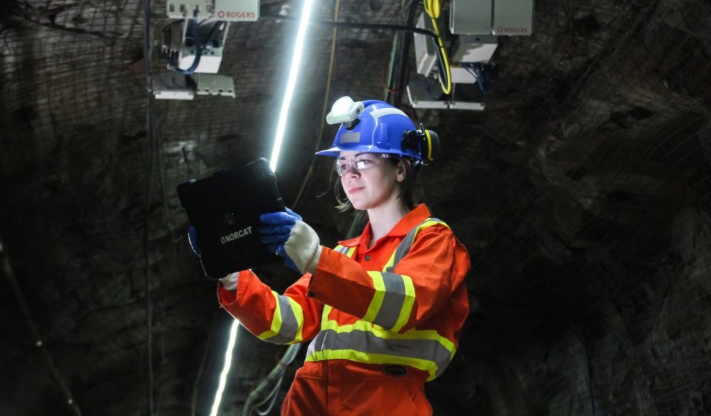 Lanzan un concurso de innovación tecnológica minera en Canadá