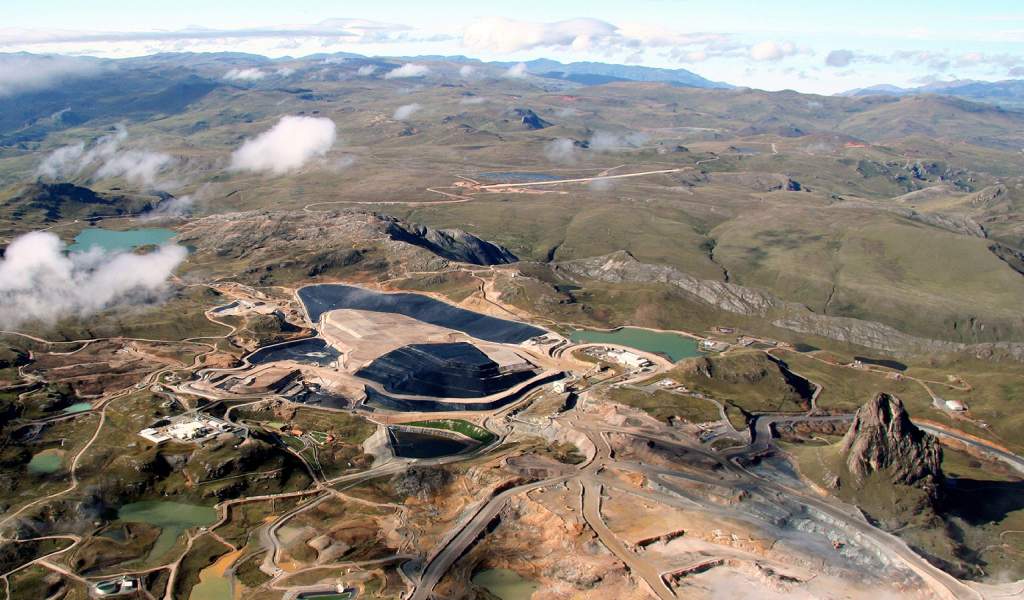 Barrick Gold invertirá en proyecto de plata, plomo y zinc al sur del Perú