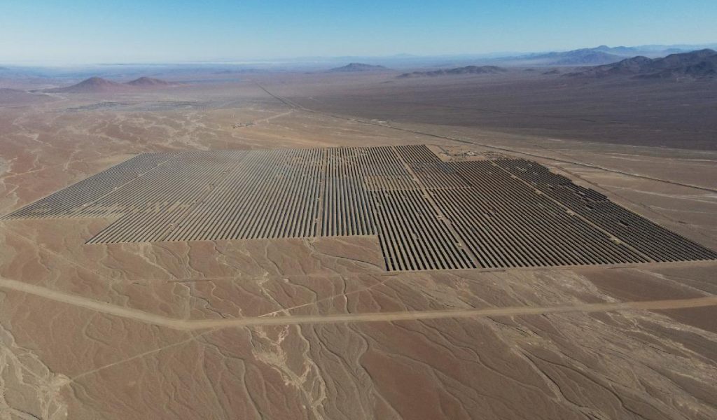 Planta solar más grande de Chile inicia su operación comercial en Atacama