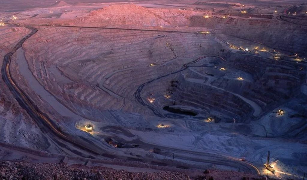 BHP planea construir una mina subterránea en Escondida