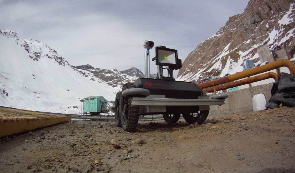 Vizca D400, el robot que monitorea el canal de relaves de Quellaveco