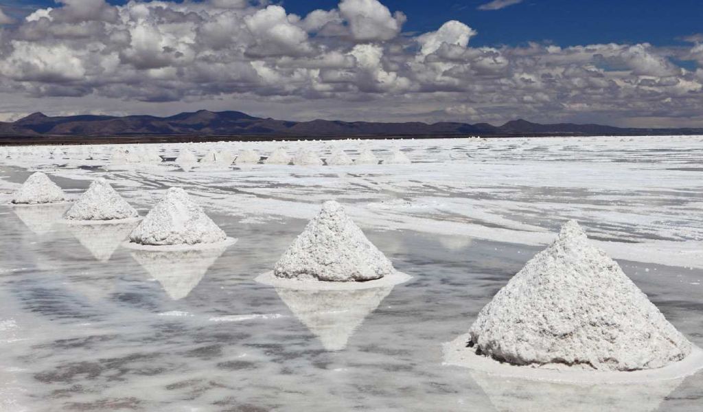 Consorcio chino aumenta su participación en mina de litio de Bolivia