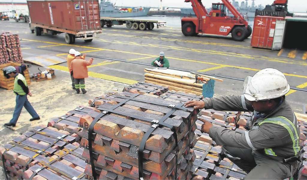 Exportaciones peruanas crecen 1.1 % en el 2023 por la minería y el agro