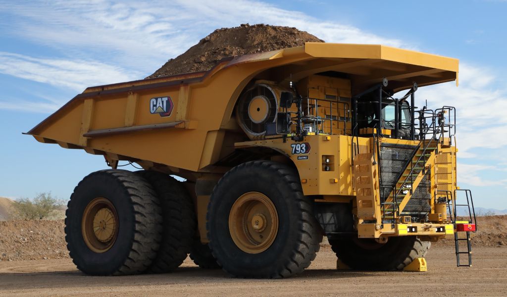 Caterpillar entrega camión eléctrico de batería en mina Sierrita de EE.UU.