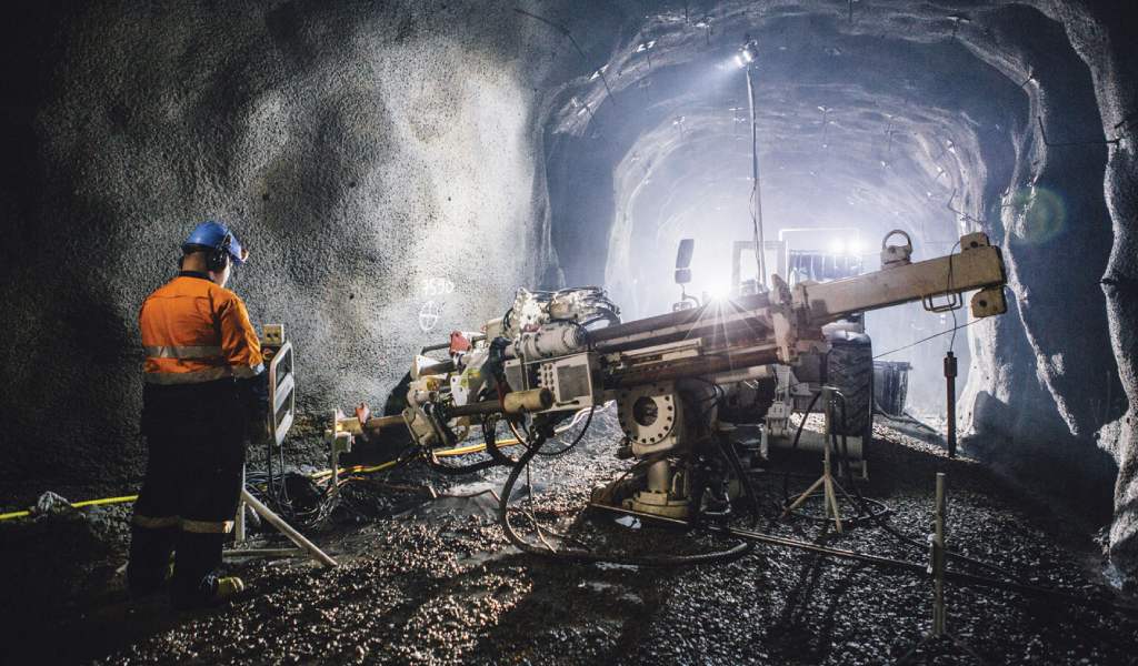 Perforación direccional: Técnicas avanzadas para mejorar la precisión en exploración y explotación minera